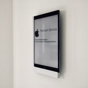 Soporte de pared para iPad viveroo free en antracita montado en formato vertical