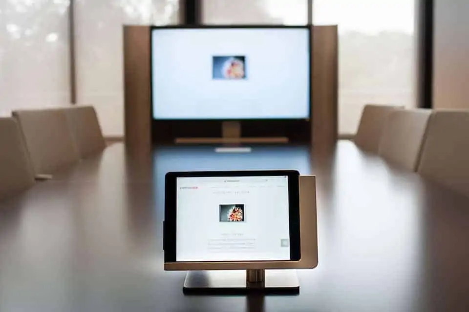 The viveroo free flex iPad table stand for use in the office and in meeting rooms.